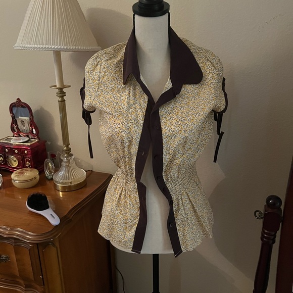 Lovely B.tru Floral casual top - Picture 1 of 2